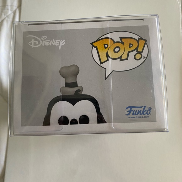 Disney 100 Funko Pop Goofy #1310 Target Exclusive - Picture 5 of 6